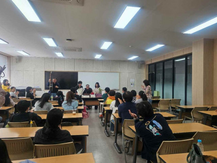 지나칠 수 없잖아요. 스승의 날