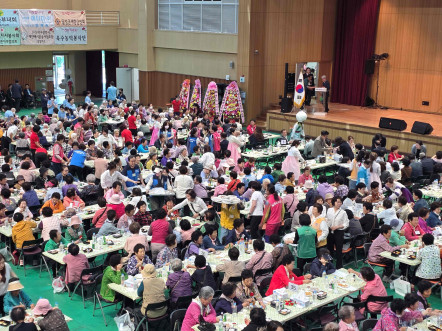 5월 7일 제21회 어르신 효(孝)잔치 자원봉사 (3)
